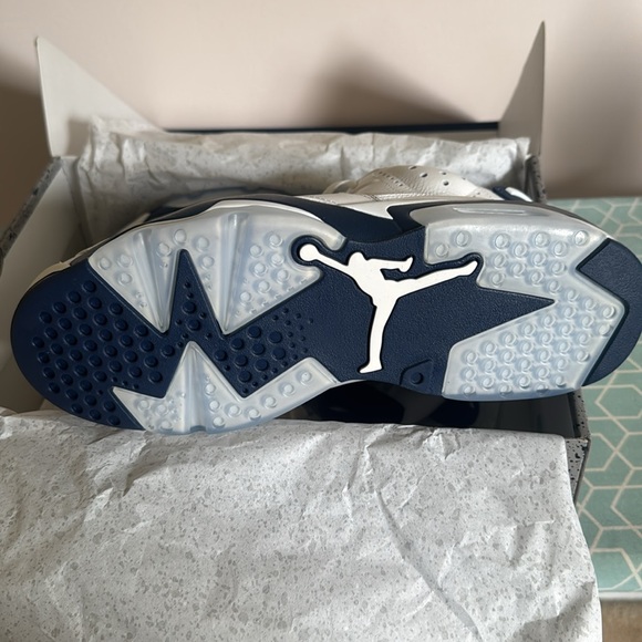 Jordan 6 White and Navy Blue - Picture 3 of 7